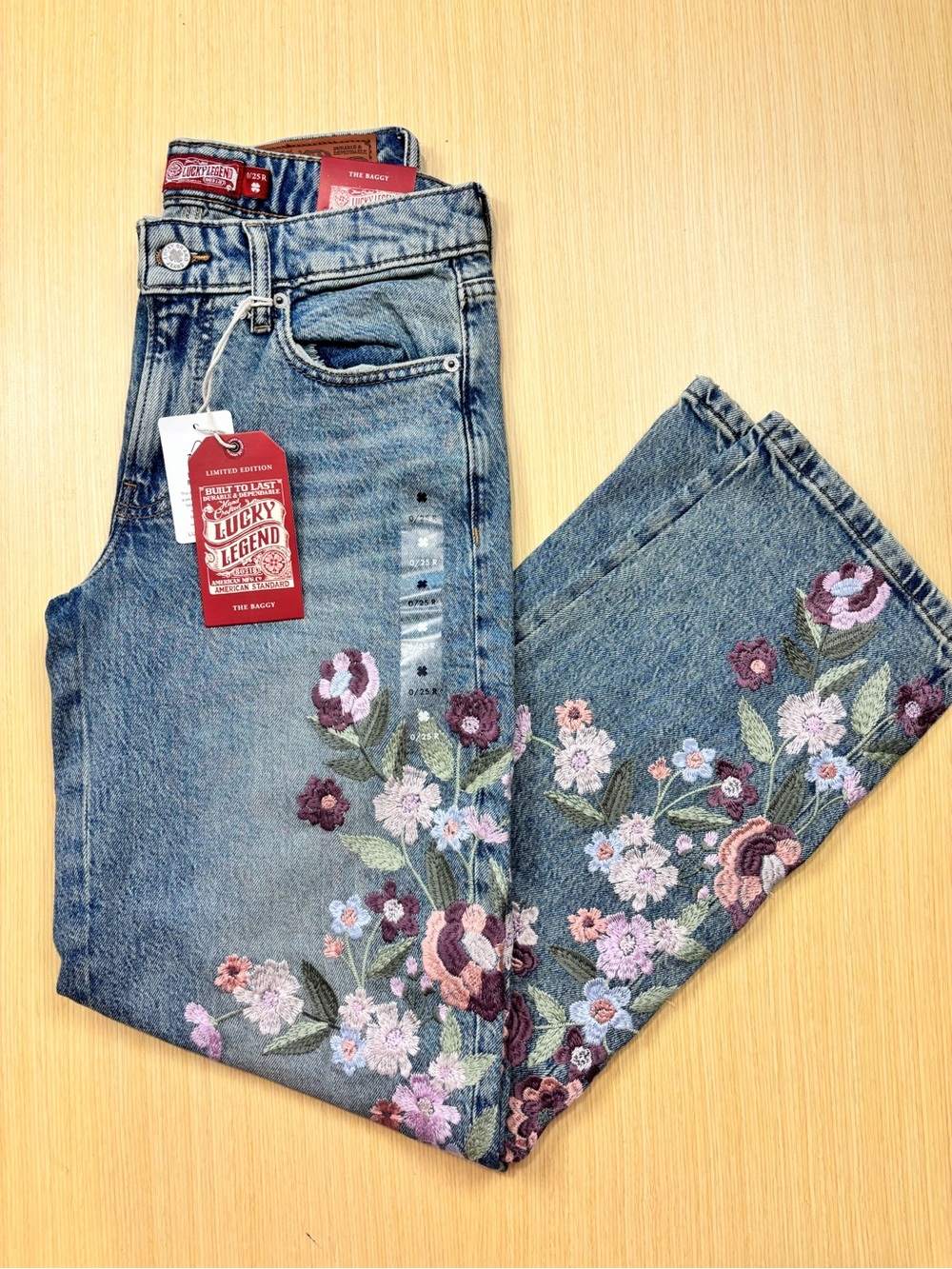 Lucky Brand Lucky Legend Limited Edition Embroidered Baggy Jeans 0/25 Low Rise